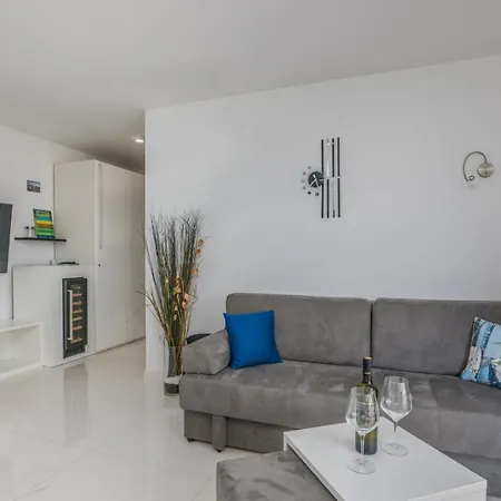 Prestige Joy Apartment *